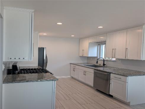 205  13th  D  Street, Huntington Beach, CA