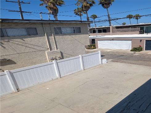 205  13th  D  Street, Huntington Beach, CA