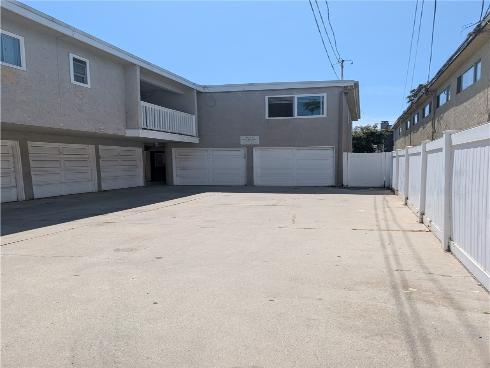 205  13th  D  Street, Huntington Beach, CA