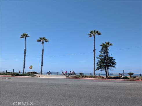 205  13th  D  Street, Huntington Beach, CA
