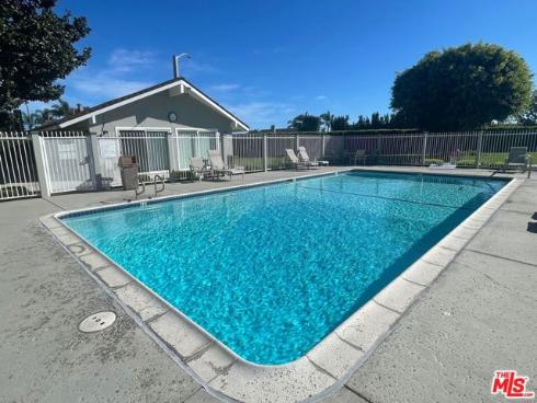 16962 Agate Circle, Huntington Beach, CA