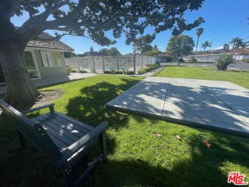 16962 Agate Circle, Huntington Beach, CA