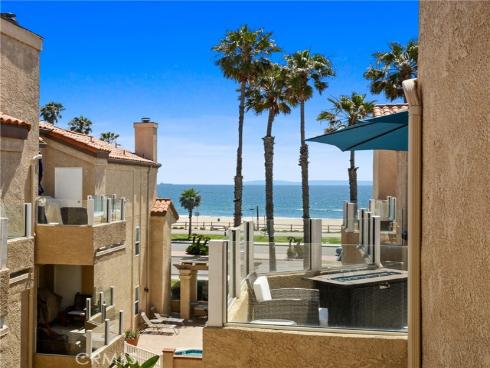 2000 Pacific Coast Hwy 308 , Huntington Beach, CA