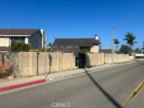 75  Adams   Avenue, Huntington Beach, CA