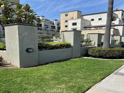 200 Pacific Coast Hwy 110 , Huntington Beach, CA