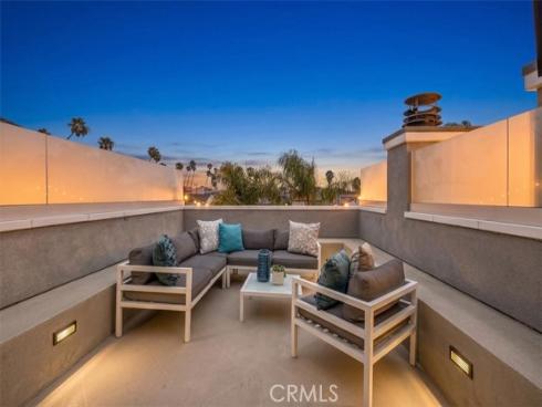 617 12th , Huntington Beach, CA