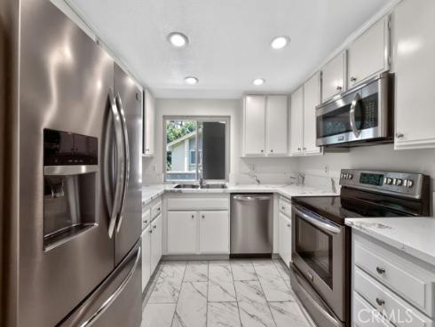 8633 Portola 18F Court, Huntington Beach, CA