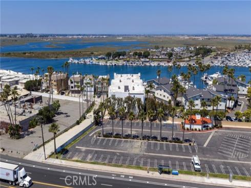 16255 Pacific 203 Circle, Huntington Beach, CA