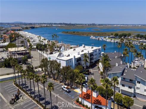 16255 Pacific 203 Circle, Huntington Beach, CA