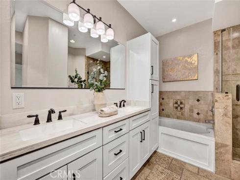 5142 Warner 109 Avenue, Huntington Beach, CA