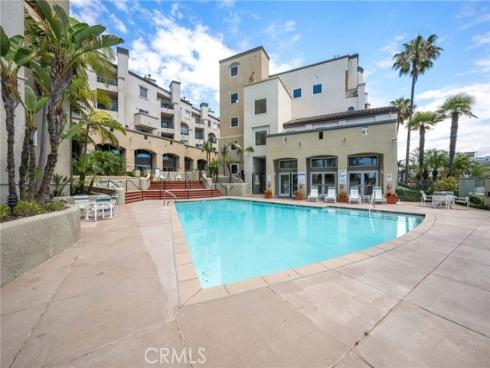 200 Pacific Coast M-9 , Huntington Beach, CA
