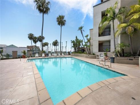 200 Pacific Coast M-9 , Huntington Beach, CA