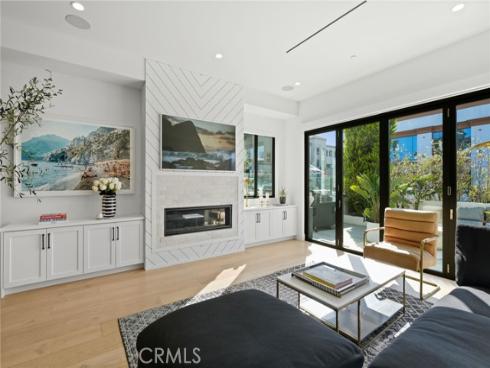 306  3rd   Street, Huntington Beach, CA