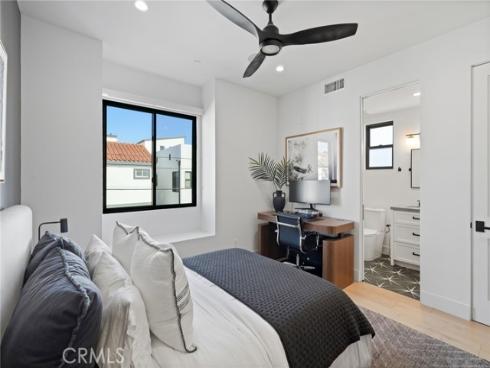 306  3rd   Street, Huntington Beach, CA