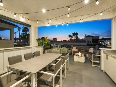 306  3rd   Street, Huntington Beach, CA