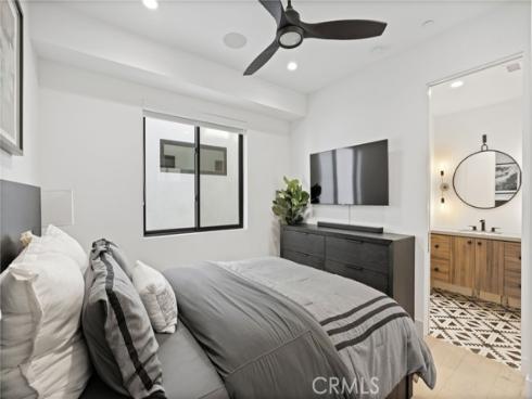 306  3rd   Street, Huntington Beach, CA
