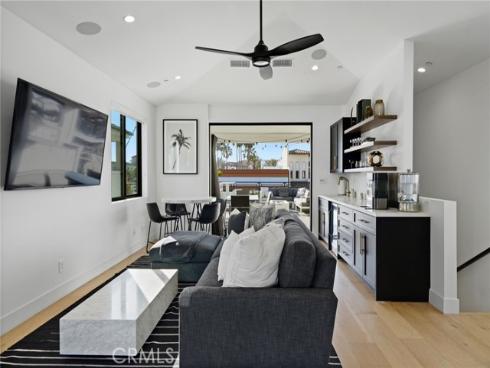 306  3rd   Street, Huntington Beach, CA
