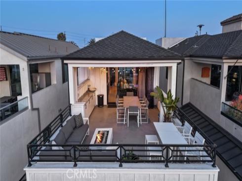 306  3rd   Street, Huntington Beach, CA