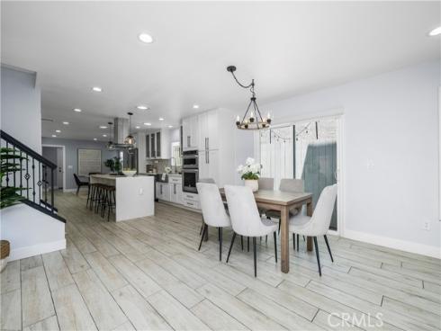 215 Knoxville Avenue, Huntington Beach, CA