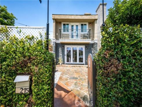 215 Knoxville Avenue, Huntington Beach, CA