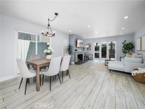215 Knoxville Avenue, Huntington Beach, CA