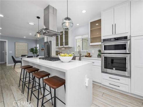 215 Knoxville Avenue, Huntington Beach, CA