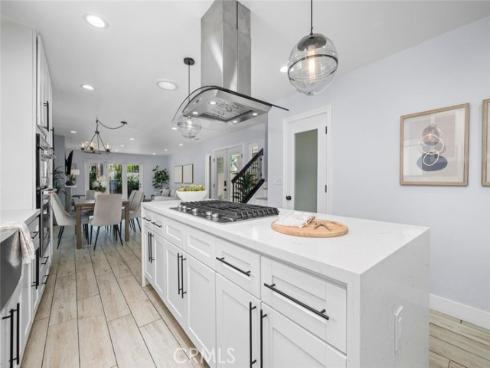 215 Knoxville Avenue, Huntington Beach, CA