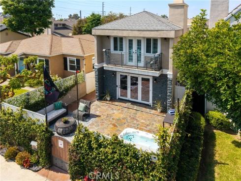 215 Knoxville Avenue, Huntington Beach, CA