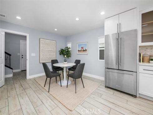215 Knoxville Avenue, Huntington Beach, CA