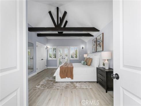 215 Knoxville Avenue, Huntington Beach, CA