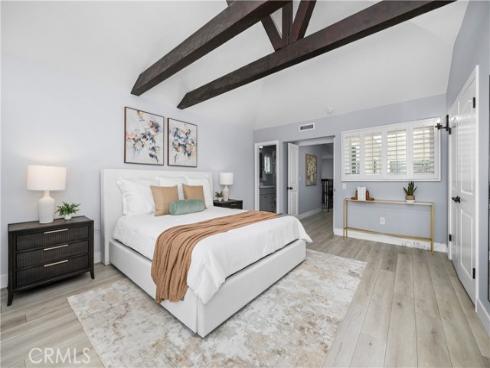 215 Knoxville Avenue, Huntington Beach, CA