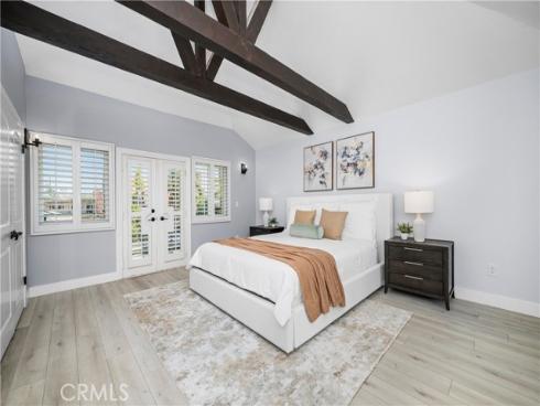 215 Knoxville Avenue, Huntington Beach, CA