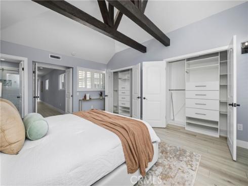 215 Knoxville Avenue, Huntington Beach, CA