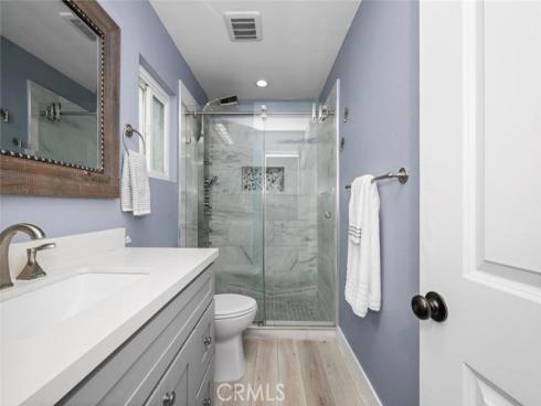 215 Knoxville Avenue, Huntington Beach, CA