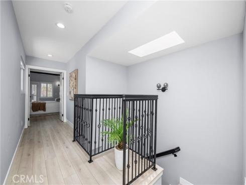 215 Knoxville Avenue, Huntington Beach, CA