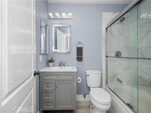 215 Knoxville Avenue, Huntington Beach, CA