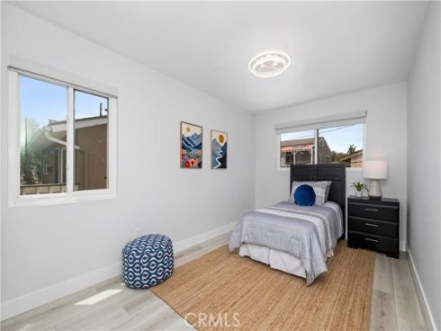 215 Knoxville Avenue, Huntington Beach, CA