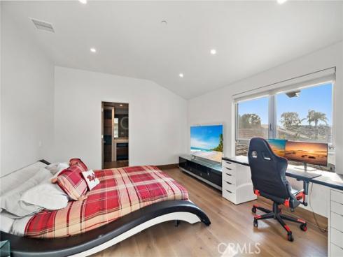 3701 Escapade , Huntington Beach, CA
