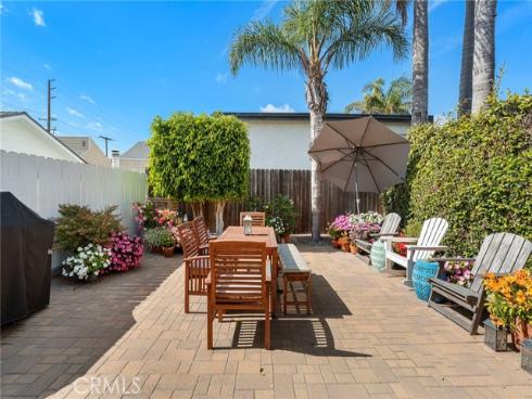 207 Memphis Avenue, Huntington Beach, CA