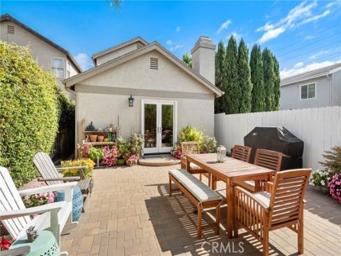 207 Memphis Avenue, Huntington Beach, CA
