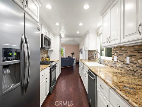 207 Memphis Avenue, Huntington Beach, CA