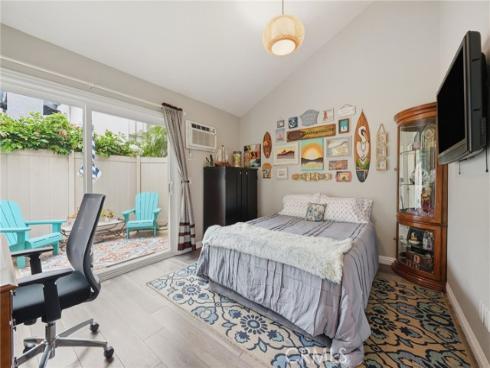 215 Wichita 409 Avenue, Huntington Beach, CA