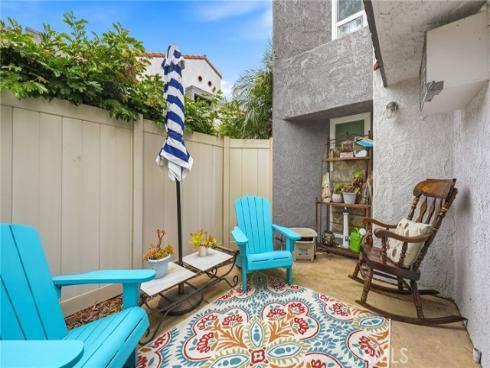 215 Wichita 409 Avenue, Huntington Beach, CA