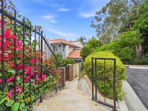 215 Wichita 409 Avenue, Huntington Beach, CA