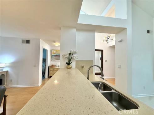 7402 Yellowtail Drive #204 204 Drive, Huntington Beach, CA
