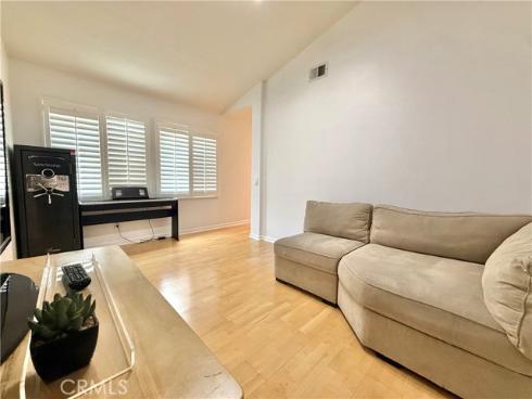 7402 Yellowtail Drive #204 204 Drive, Huntington Beach, CA