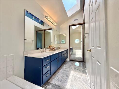 7402 Yellowtail Drive #204 204 Drive, Huntington Beach, CA