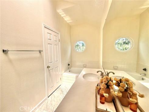 7402 Yellowtail Drive #204 204 Drive, Huntington Beach, CA