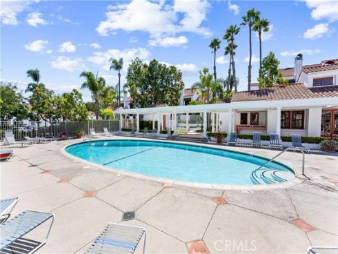 7402 Yellowtail Drive #204 204 Drive, Huntington Beach, CA