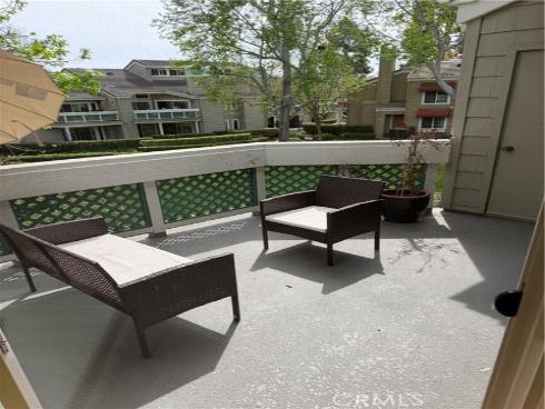 7402 Yellowtail Drive #204 204 Drive, Huntington Beach, CA